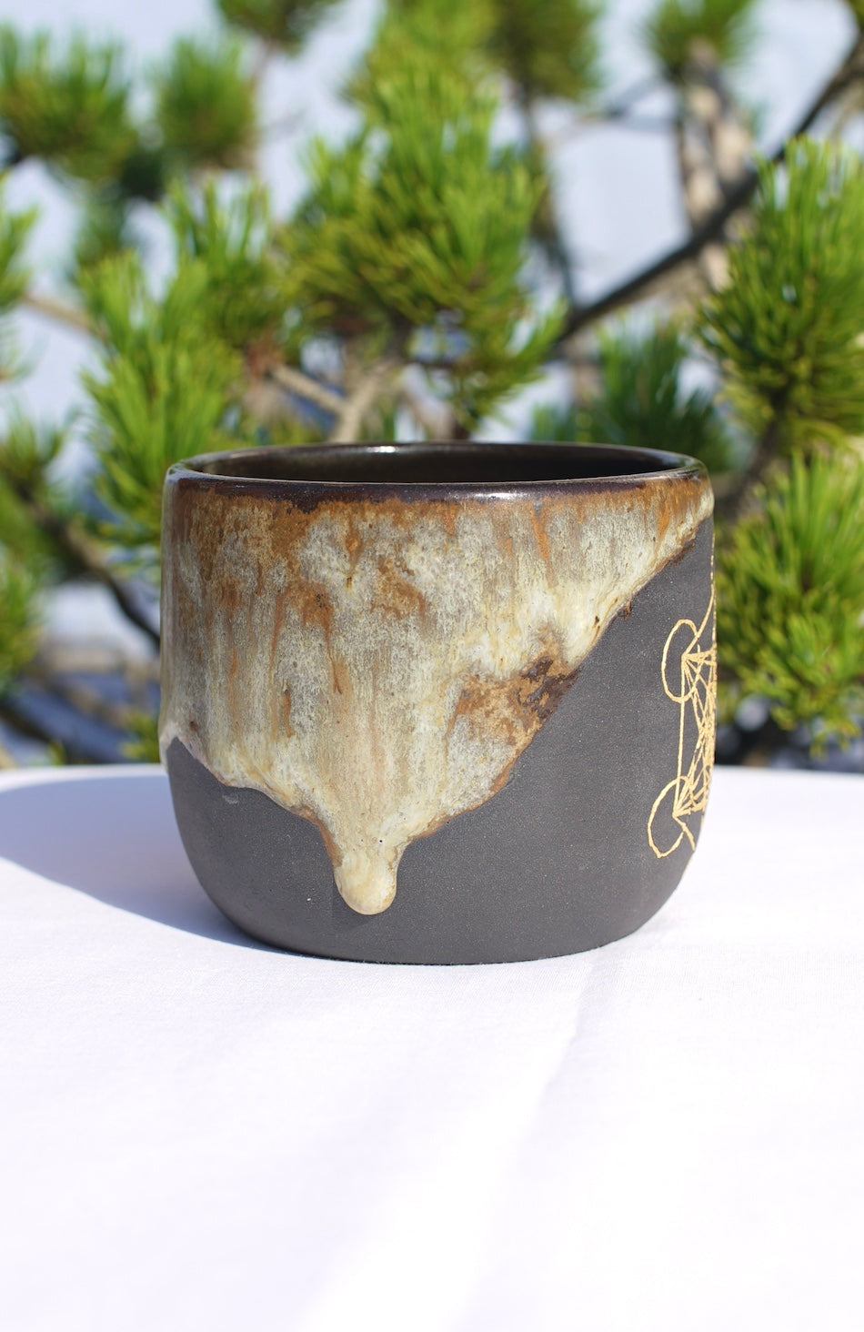 Mug cocoa ceremony black with Metatrons cube 24 carat gold