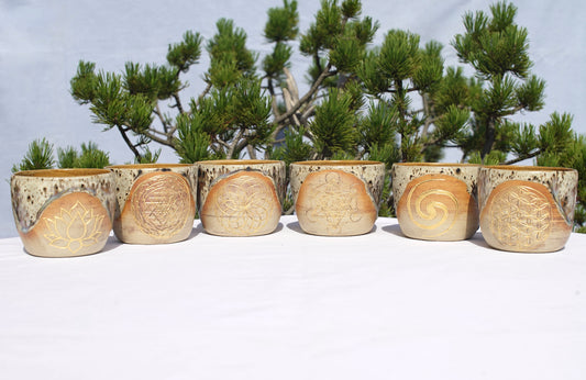 Set für Kakaozeremonie - 6 Becher aus Agnihotra-Keramik mit 24 Karat Gold