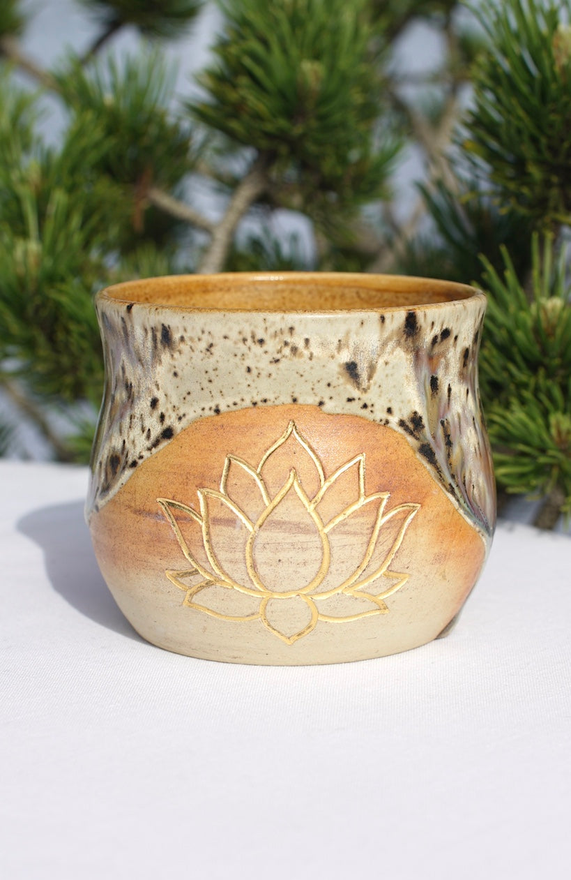 Set für Kakaozeremonie - 6 Becher aus Agnihotra-Keramik mit 24 Karat Gold