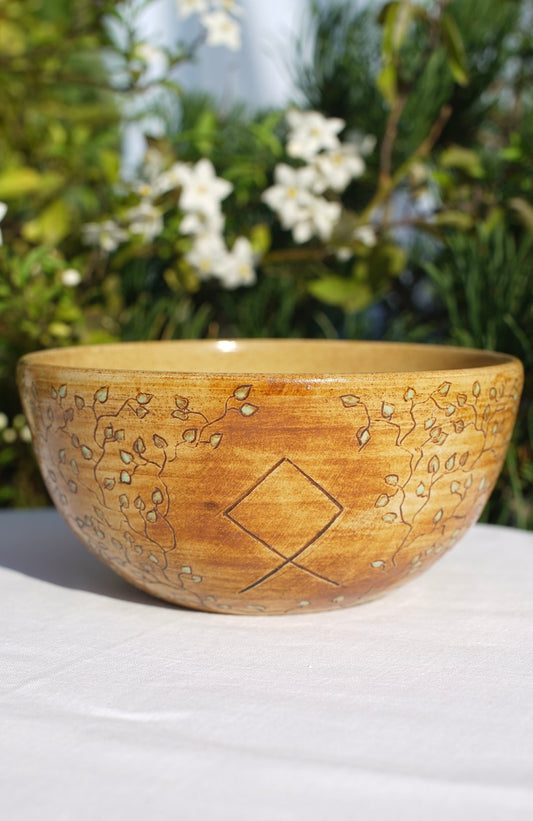 Schale Berkana-, Othala- und Algiz-Rune