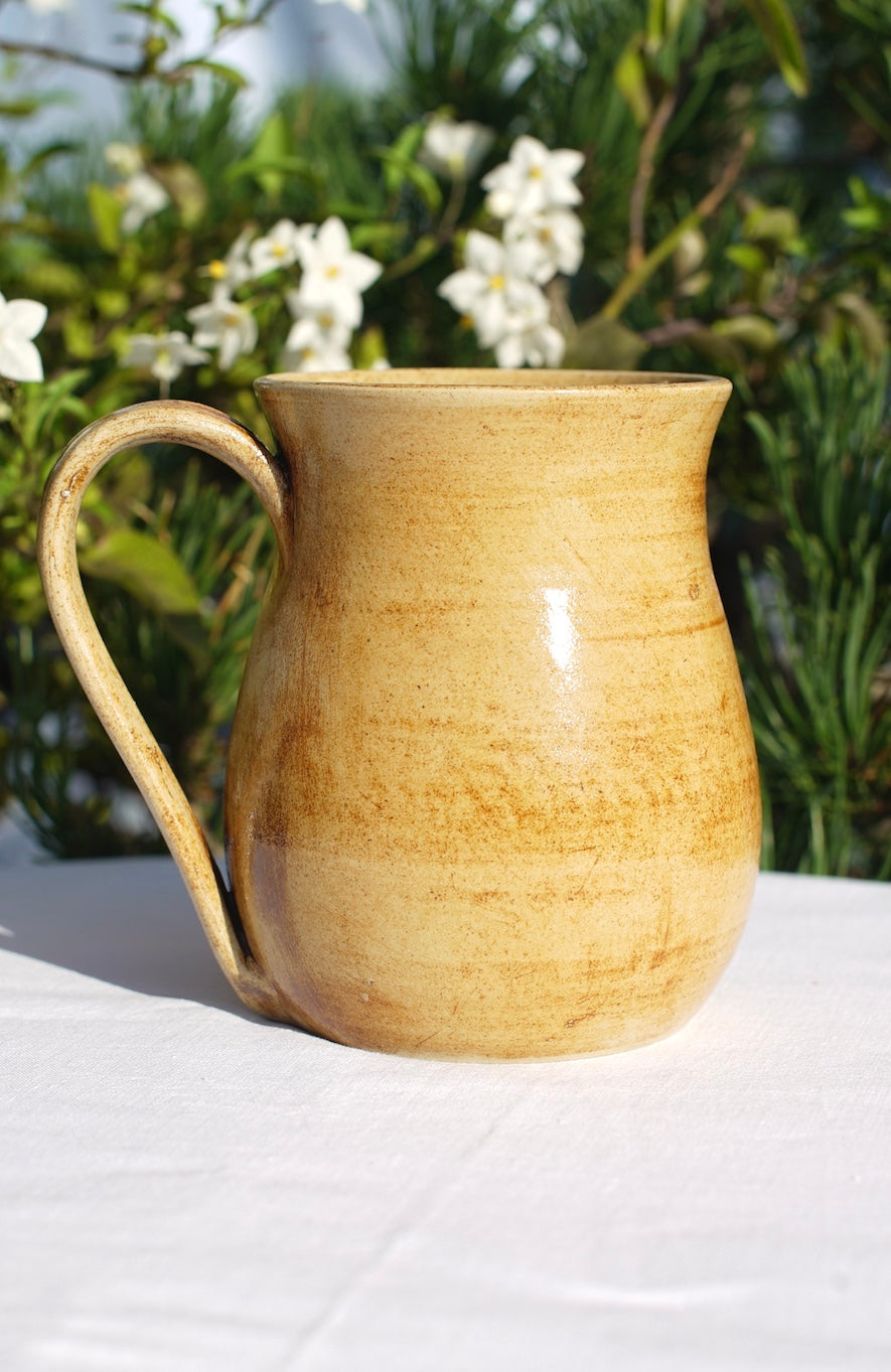 Tasse Triskele und Berkana-Rune