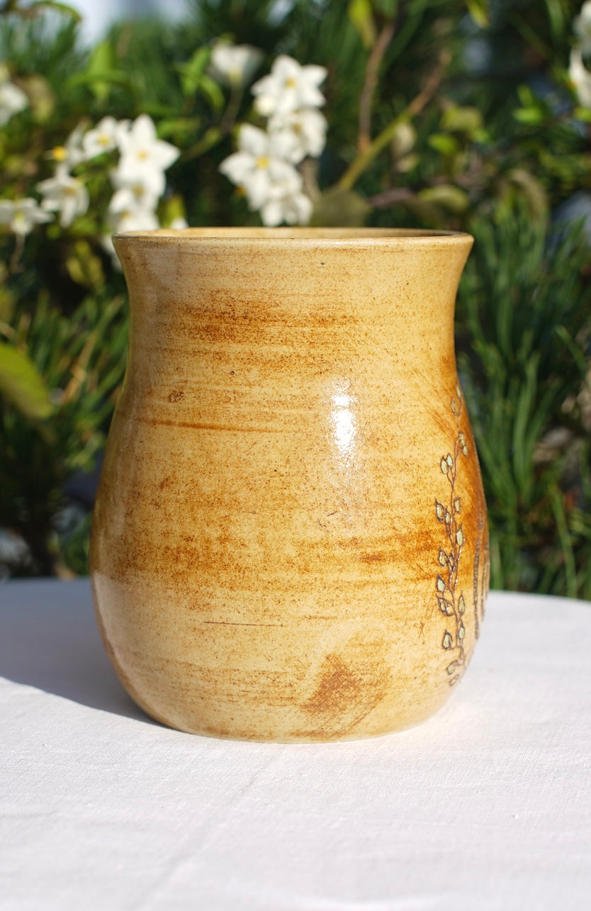 Tasse Triskele und Berkana-Rune