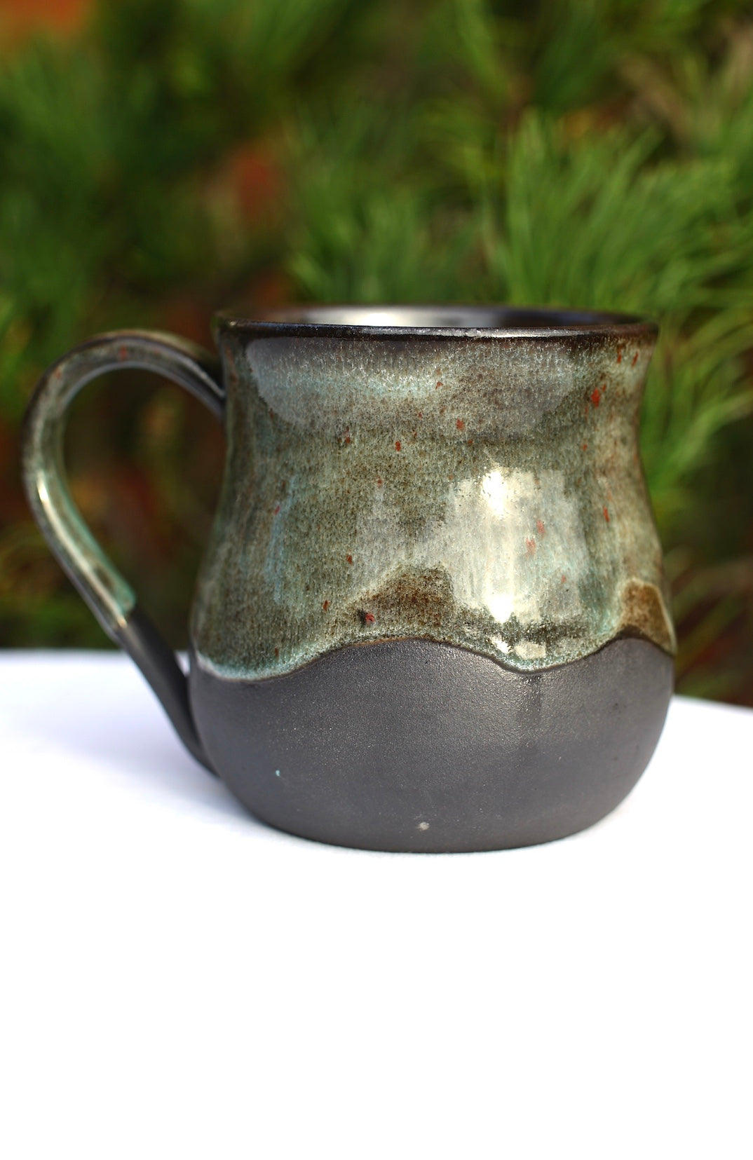 Tasse Triquetra mit Runen