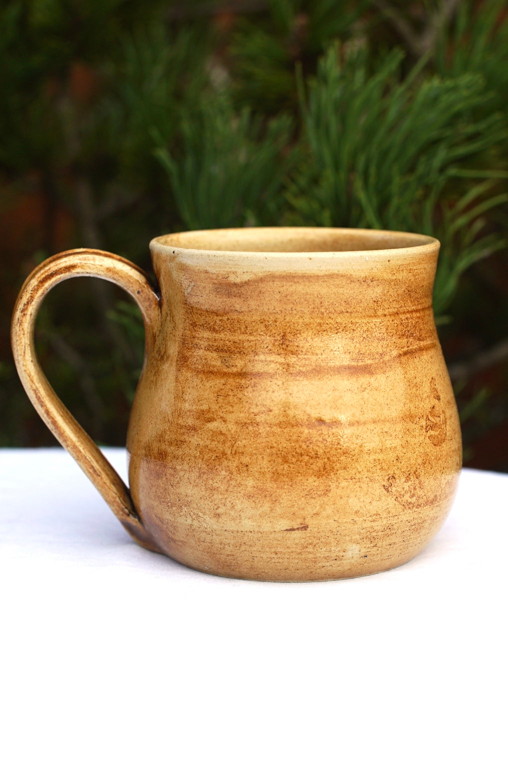 Tasse Triquetra erhaben mit Schutzrune "gibu auja"