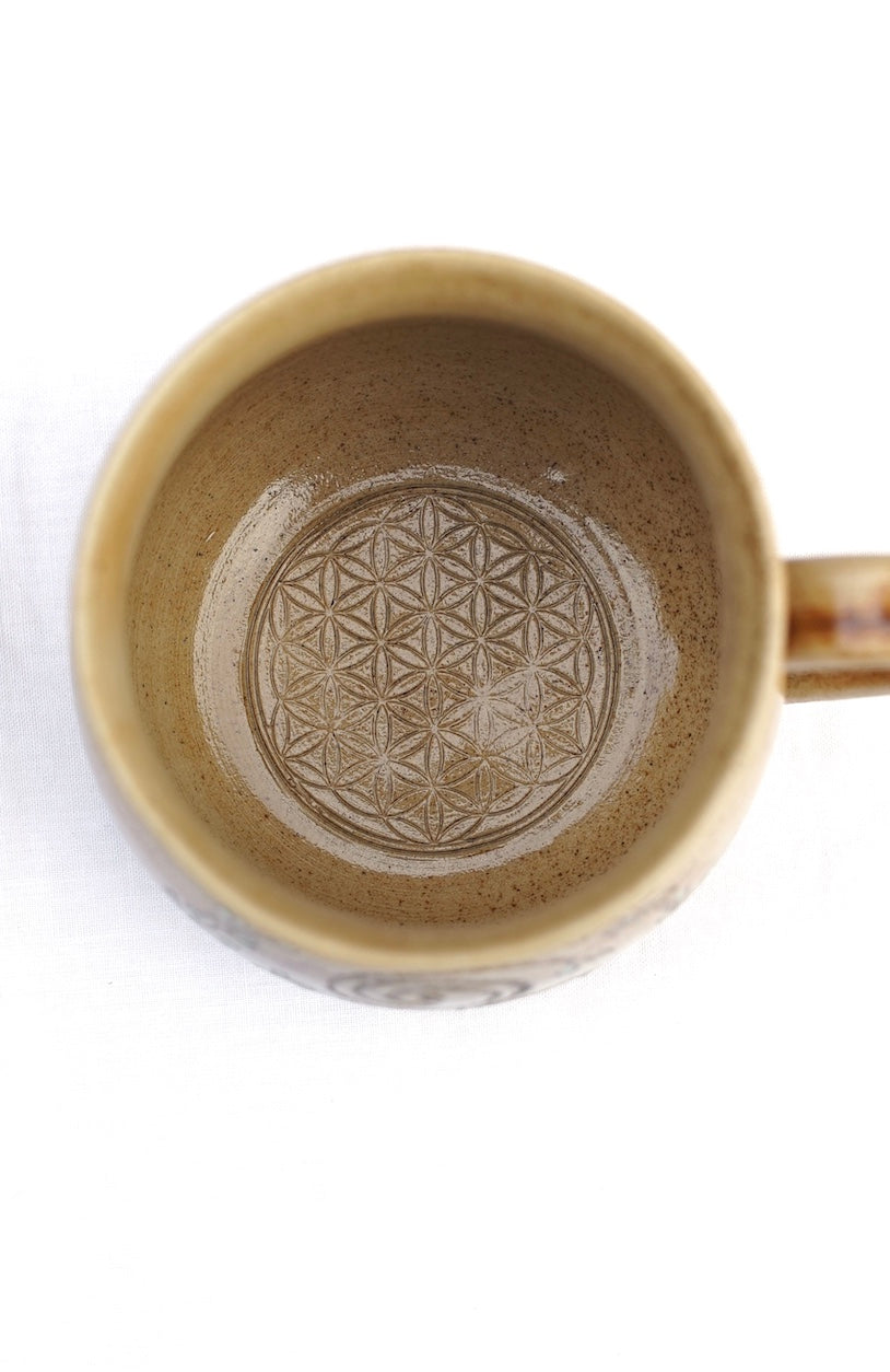 Tasse Triskele und Runen