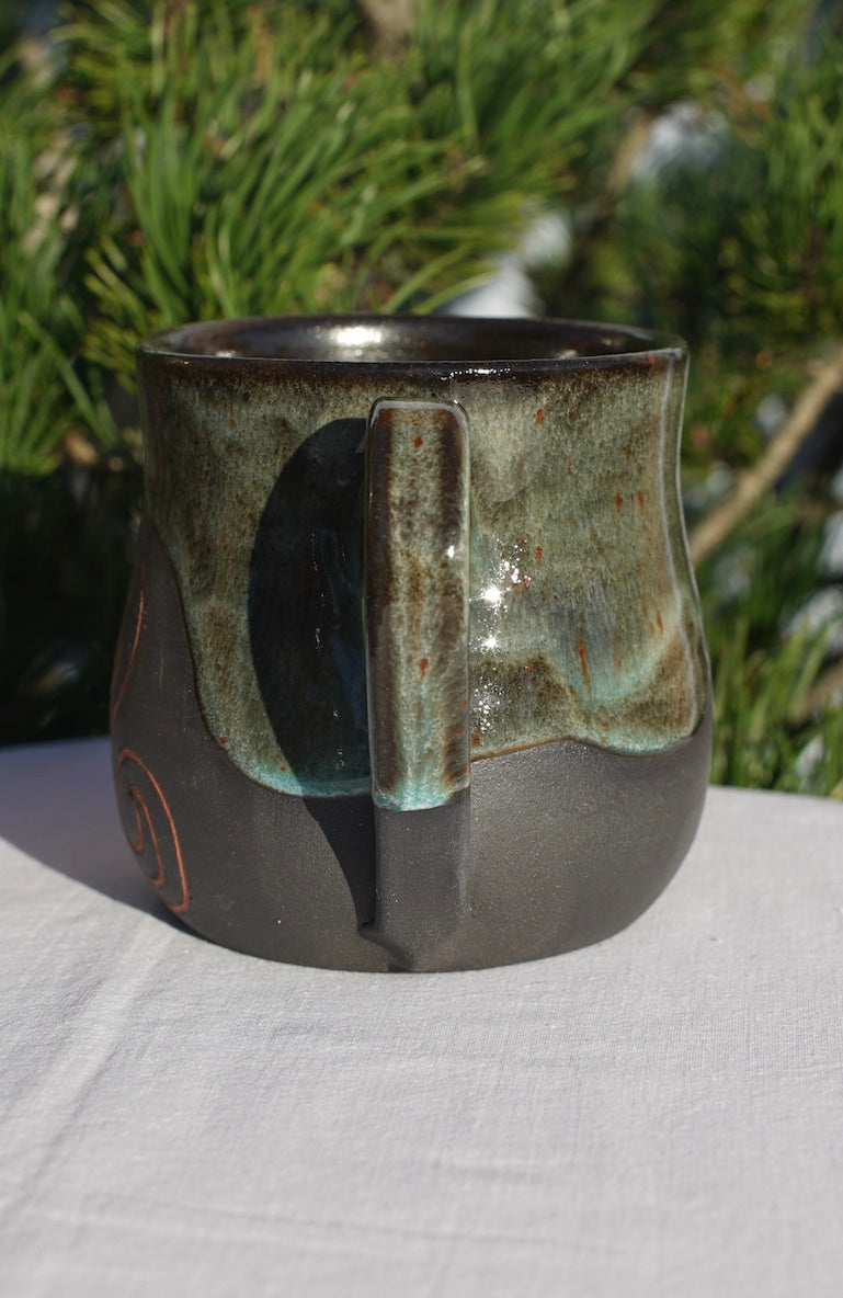 Tasse Binderune Schutz der Familie und Triskele