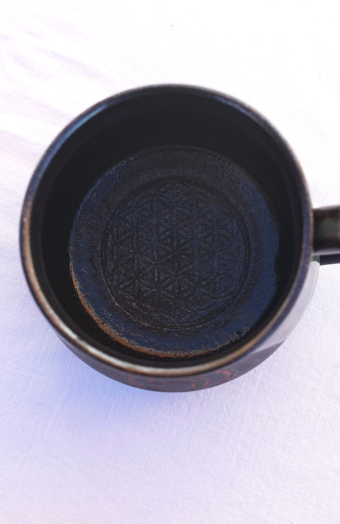 Tasse Binderune Schutz der Familie und Triskele