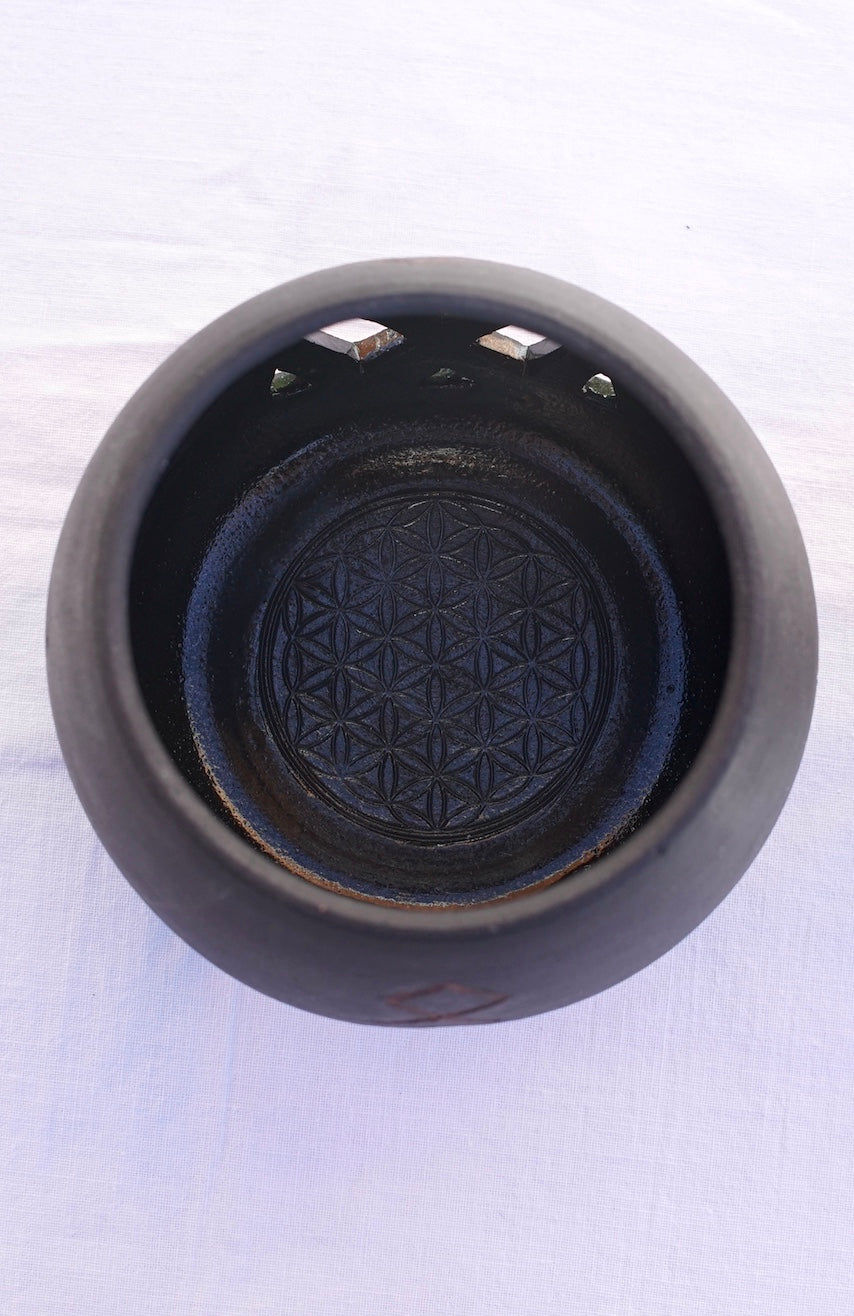 Aromaöl-Lampe Triquetra mit Runen