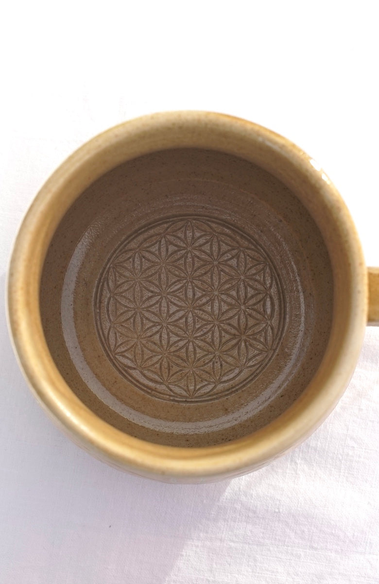 Flower of life mug light green sgraffito
