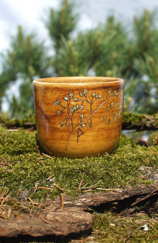 Becher Wunjo mit Birke in 24 Karat Gold