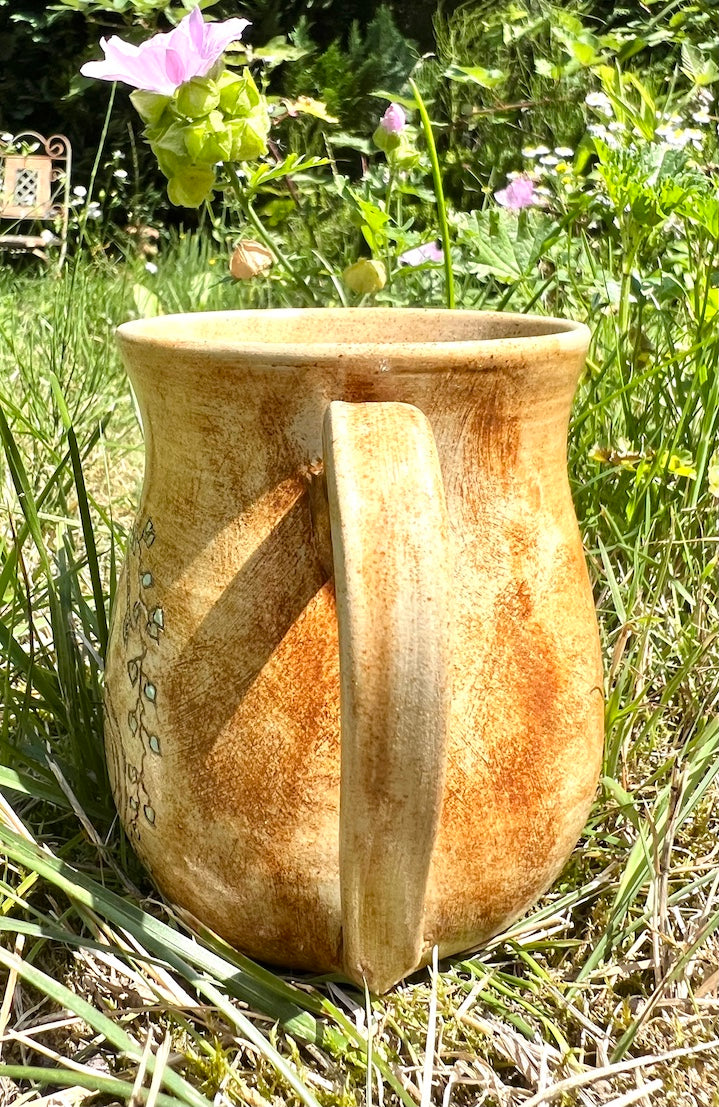 Tasse Triskele und Berkana-Rune