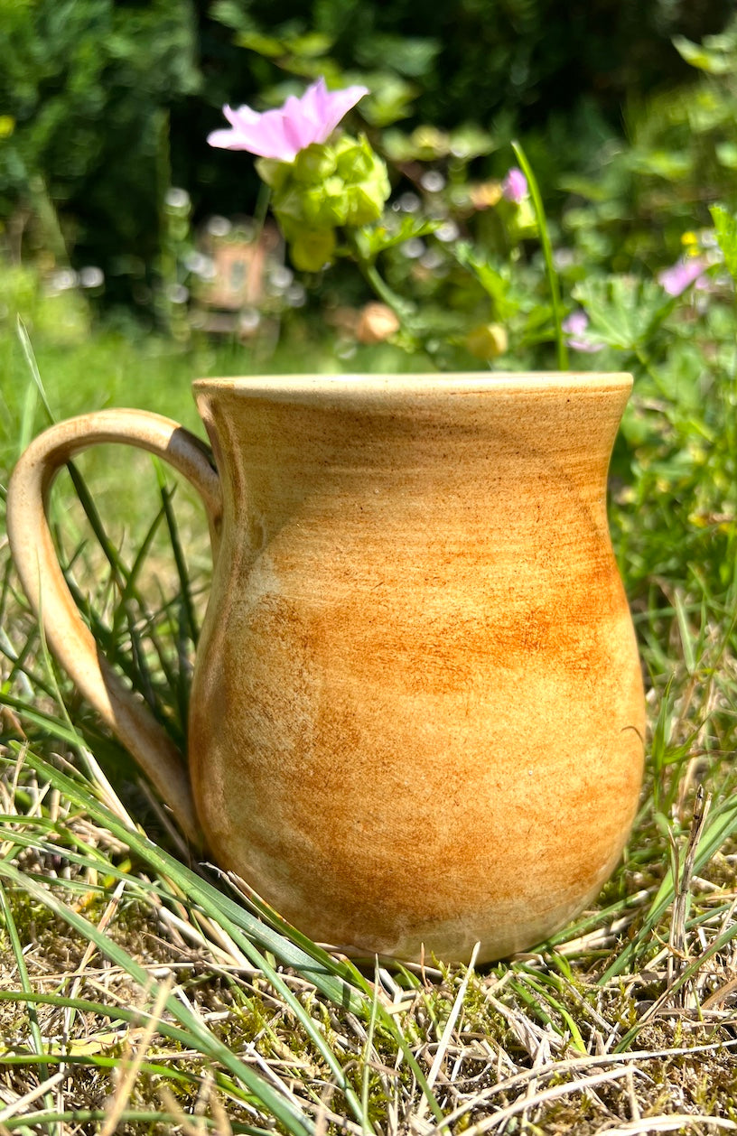 Tasse Triskele und Berkana-Rune
