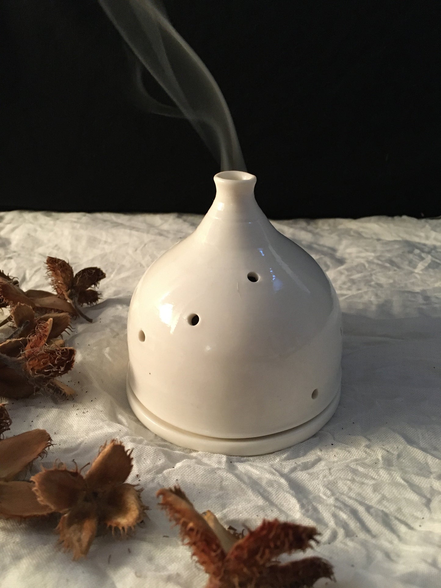 Smoking cone holder white