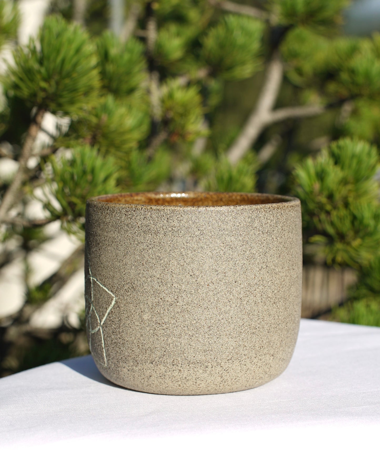 Mug gray with Venus flower light green