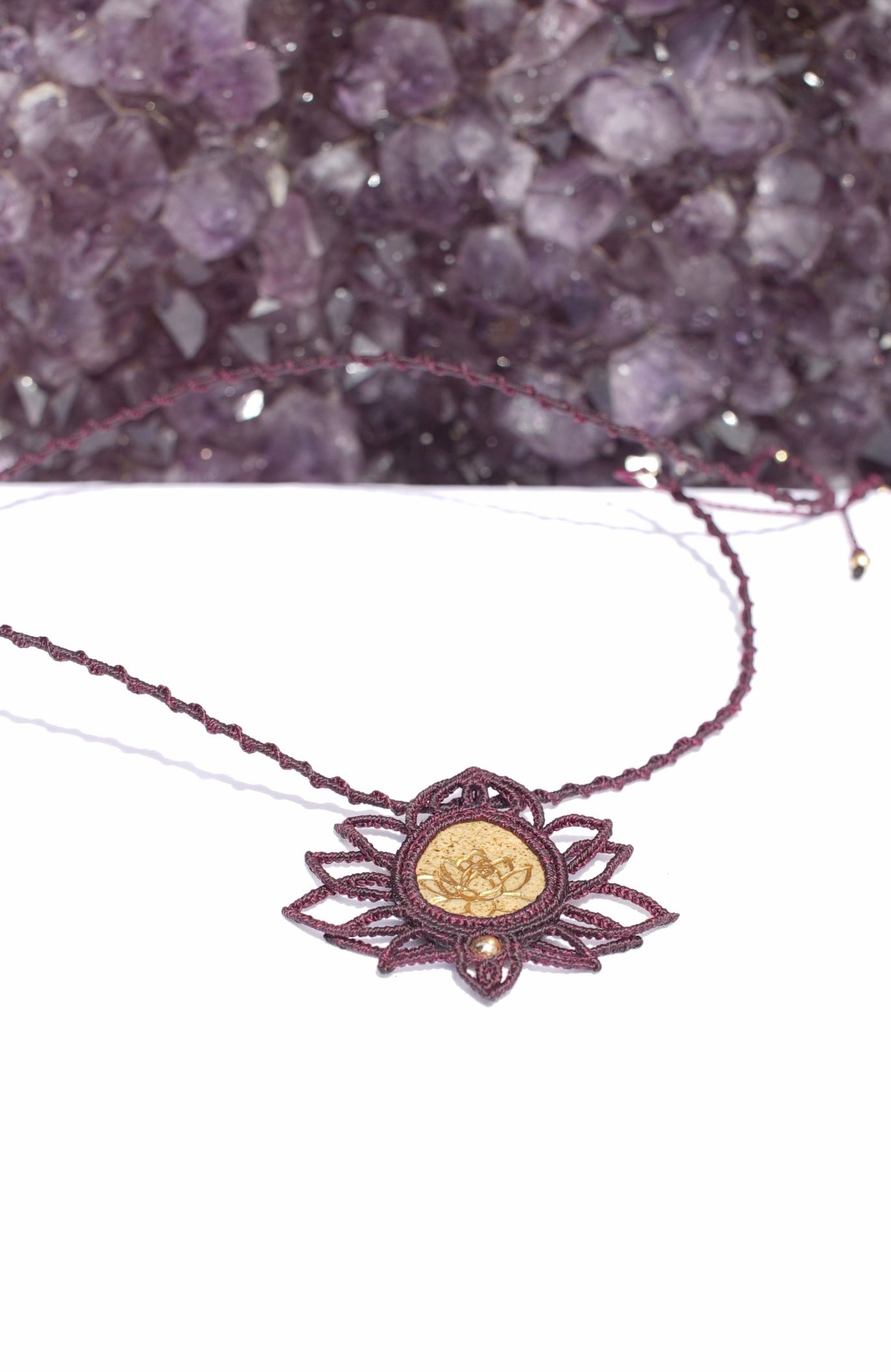 Kette Lotus 24 Karat Gold, handgeknüpft