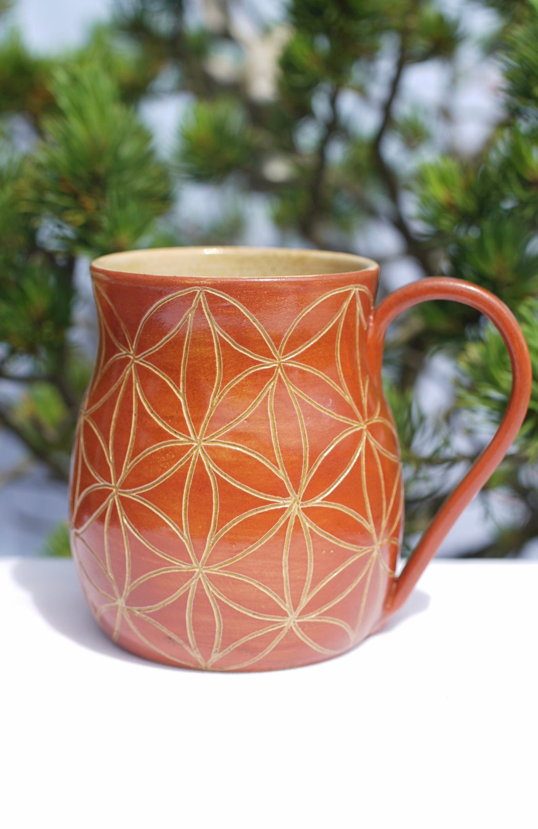 Tasse Blume des Lebens zimt Sgraffito