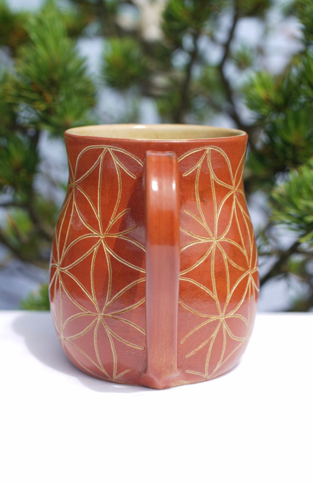 Tasse Blume des Lebens zimt Sgraffito