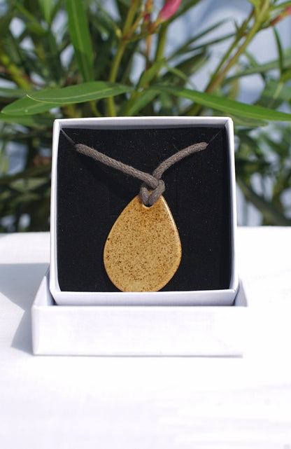 Amulette avec fleur de vie en or 24 carats