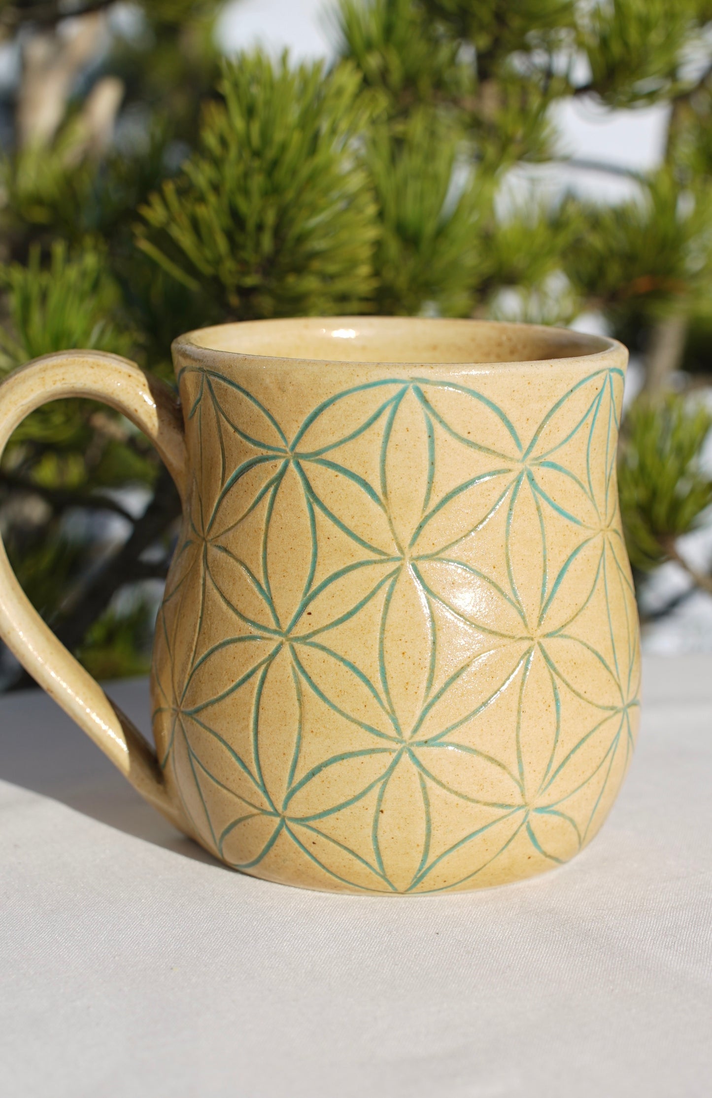 Tasse Blume des Lebens Jade Sgraffito