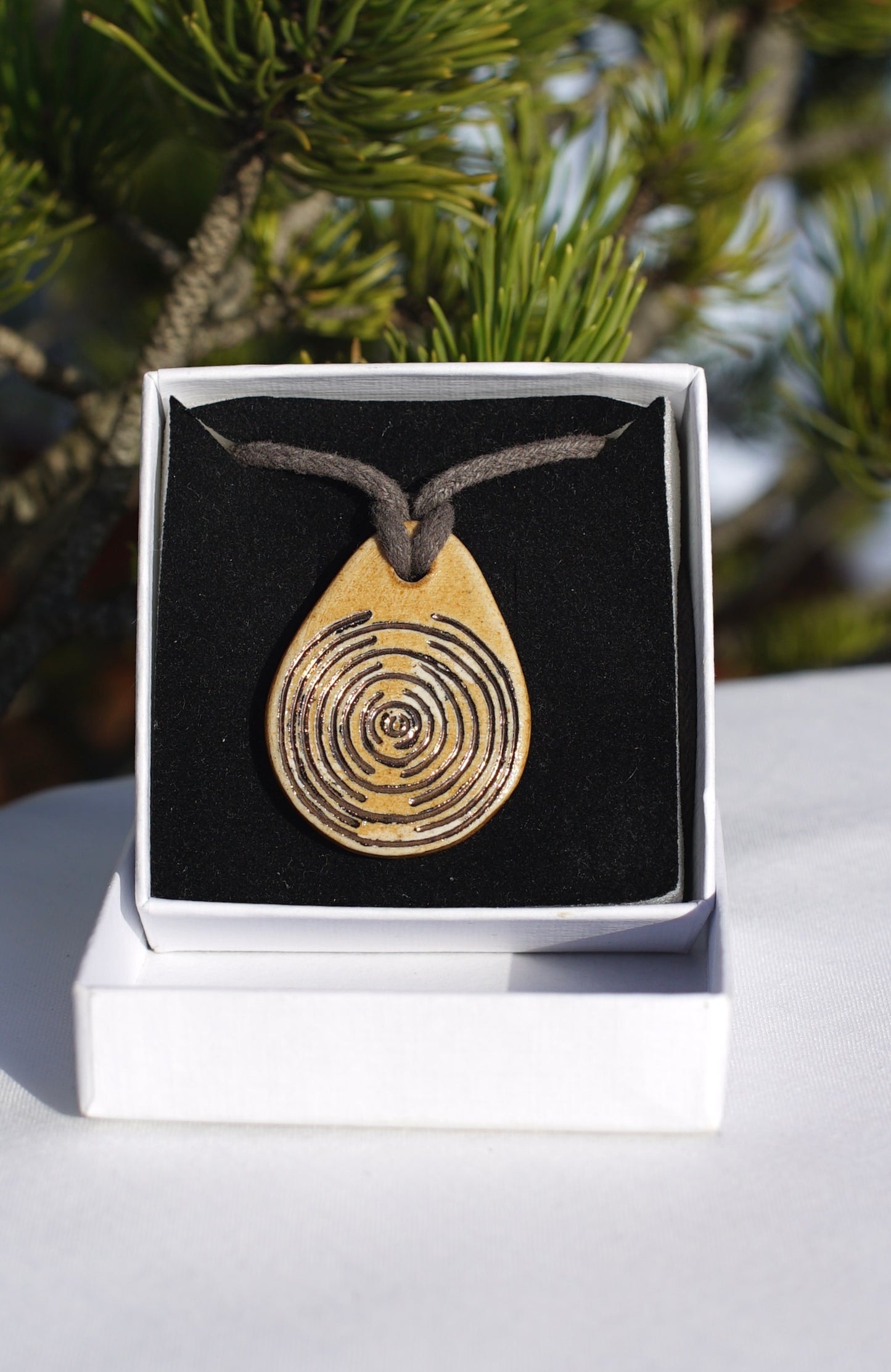 Amulett Sri Yantra in 24 Karat Gold, Lakhovsky Spule in Echt-Kupfer