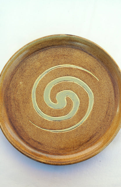 Assiette Spirale or 24 carats