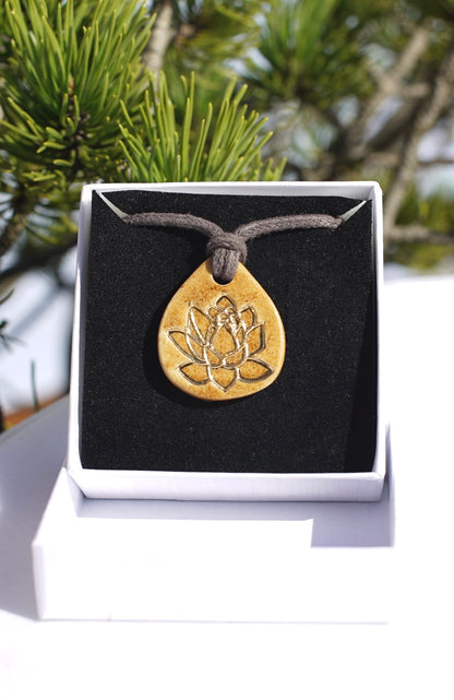 Amulett Lotus Gold klein