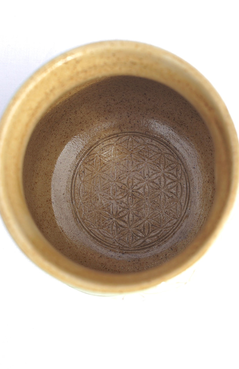 Tasse Blume des Lebens hellgrün Sgraffito
