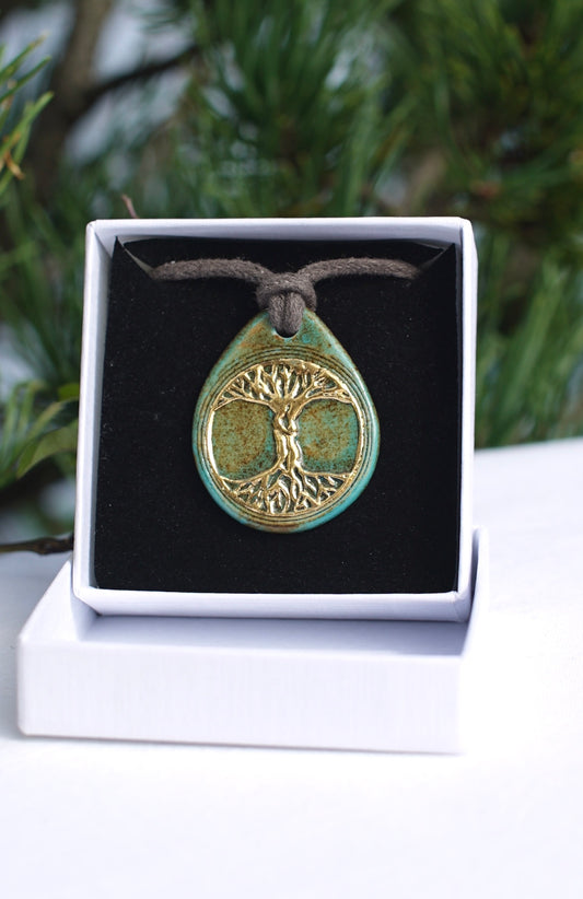 Amulet jade tree of life 24 carat gold