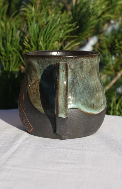Tasse Triquetra mit Runen