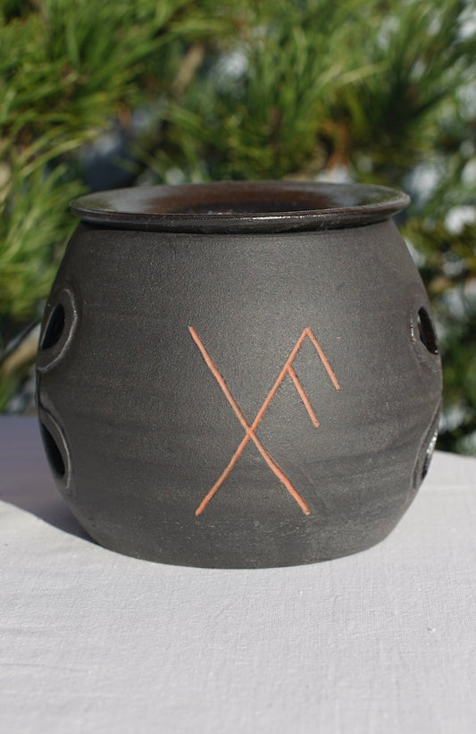 Aromaöl-Lampe keltisch mit Runen