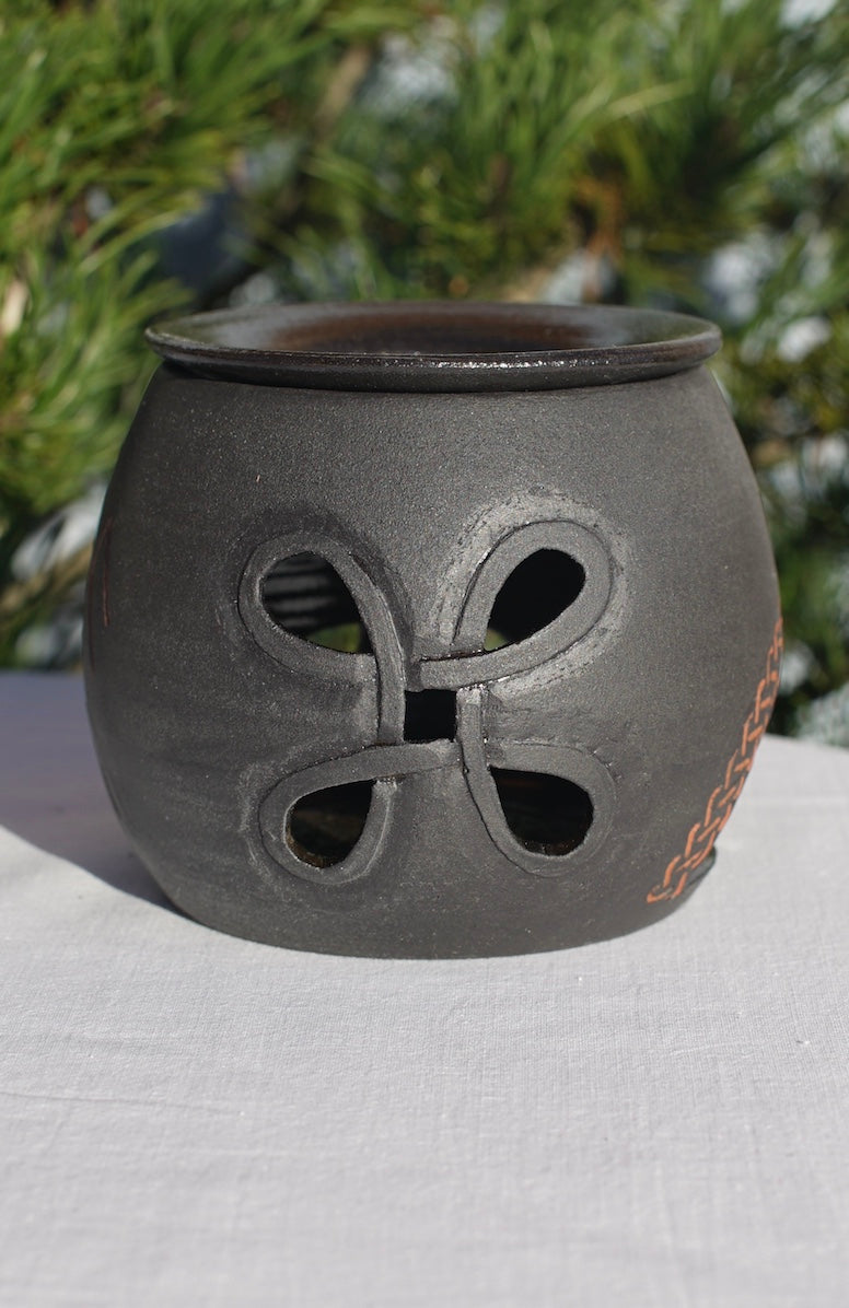 Aromaöl-Lampe keltisch mit Runen