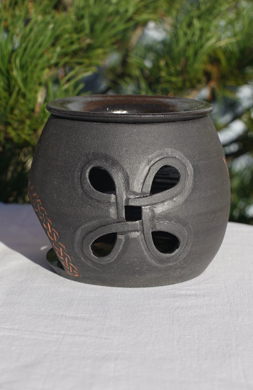 Aromaöl-Lampe keltisch mit Runen