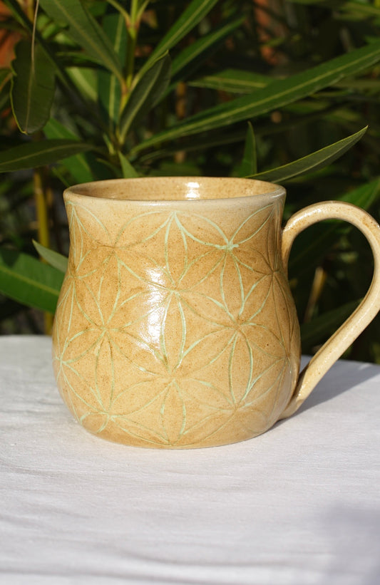Tasse Fleur de vie vert clair Sgraffito