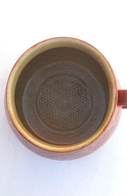 Tasse Blume des Lebens zimt Sgraffito