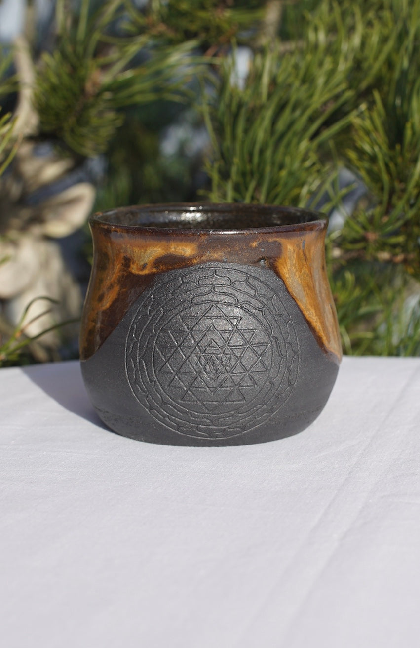 Mug cocoa ceremony with Sri Yantra