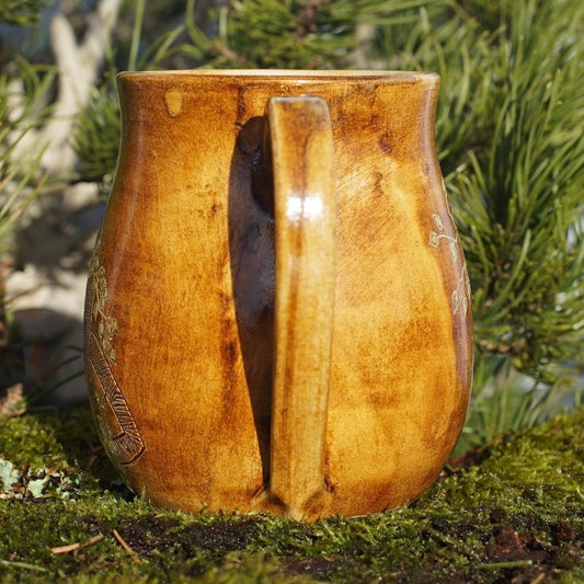 Tasse Triquetra mit Runen Gold