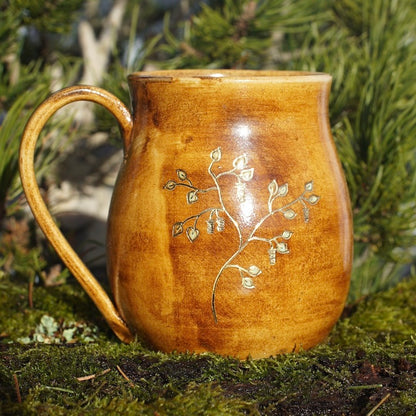 Tasse Triquetra mit Runen Gold