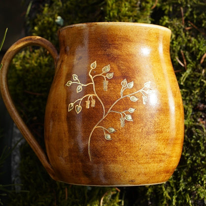 Tasse Triquetra mit Runen Gold