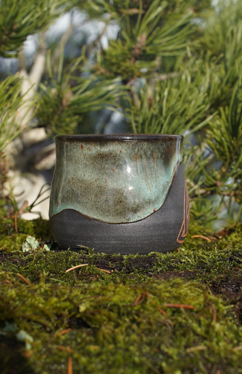 Becher Triquetra mit Runen