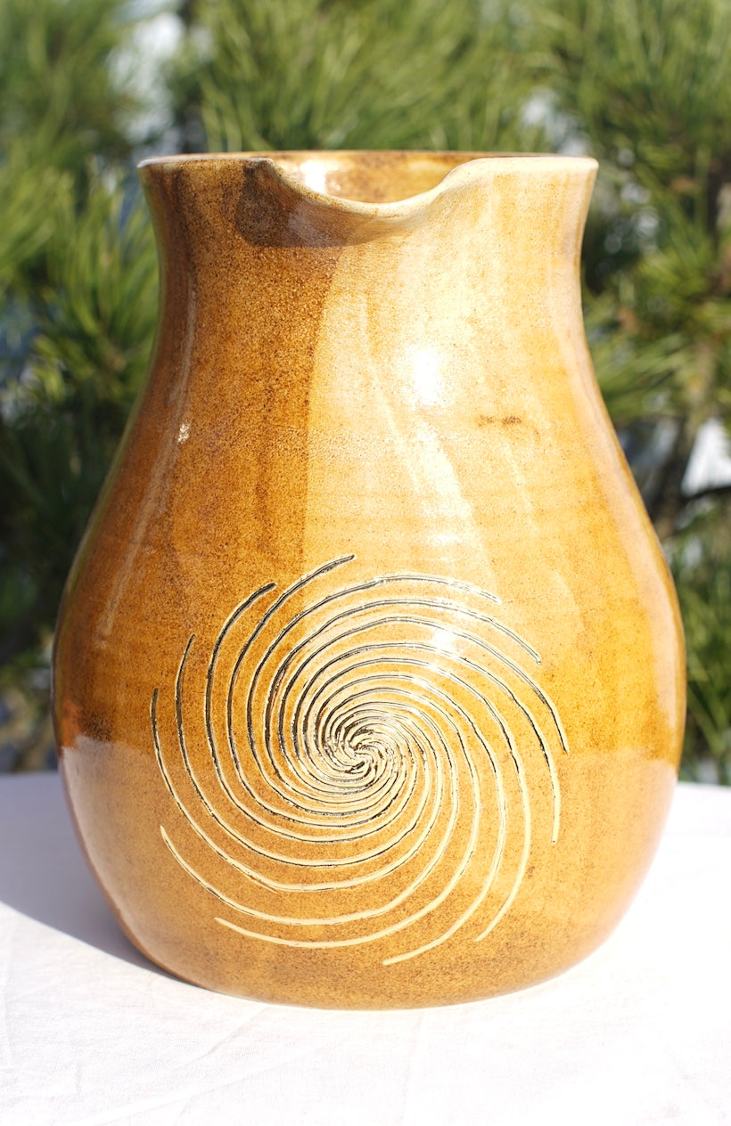 Cruche spirale or 24 carats