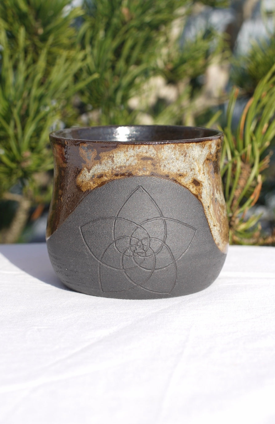 Mug of cocoa - Venus flower