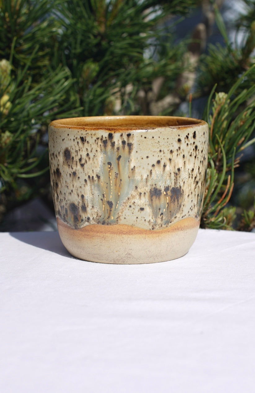 Cocoa ceremony mug with double spiral 24-carat gold