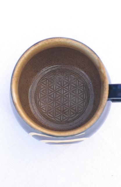 Tasse blau Spirale 24 Karat Gold