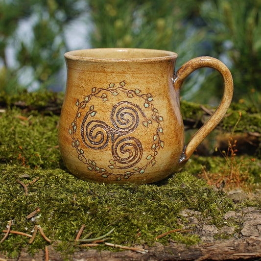 Espresso-Tasse Triskele und Algiz-Rune