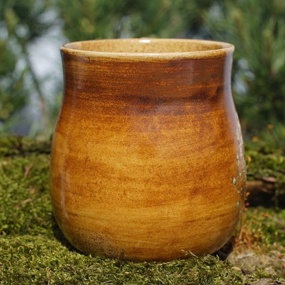 Tasse Triskele in 24 Karat Gold und Runen