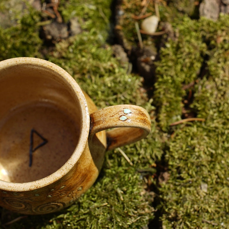 Espresso-Tasse Triskele und Wunjō-Rune