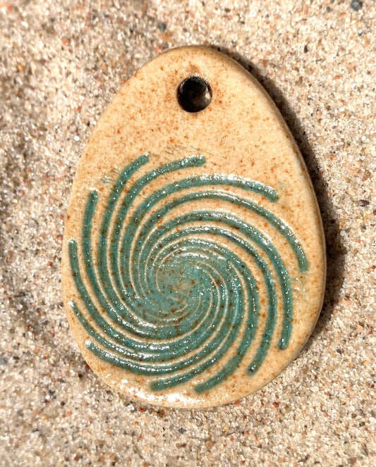 Amulett Spirale Jade mit Agnihotra-Asche