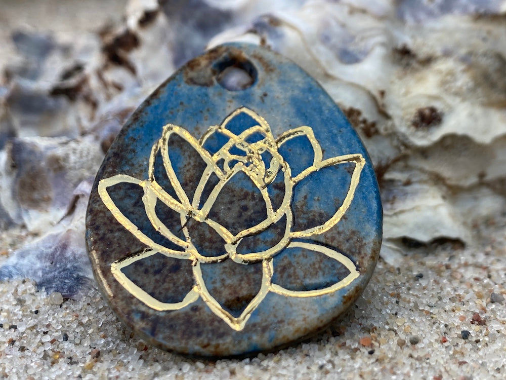 Amulett Lotus Blau-Gold