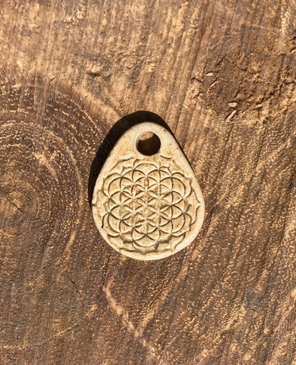Amulette avec fleur de vie petite